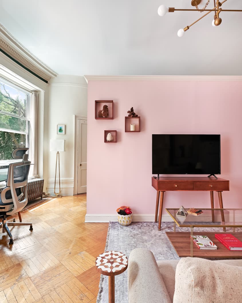 This Cozy Upper West Side Apartment Offers Color and Community